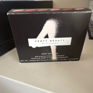 Eye shadow palette bundle